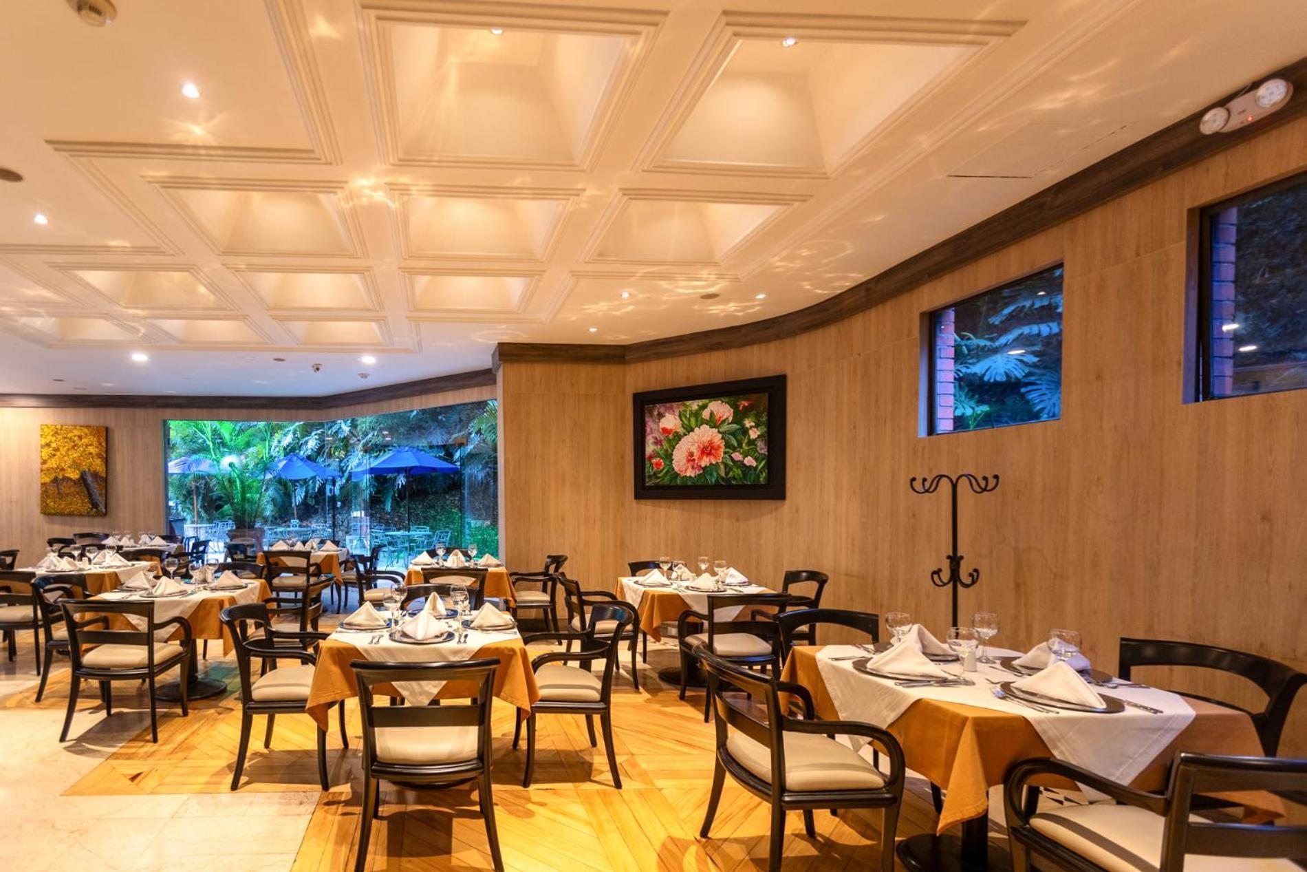 Hotel Dann Carlton Belfort Medellín Exterior foto Restaurant